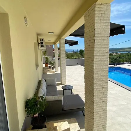 Valf Villa *