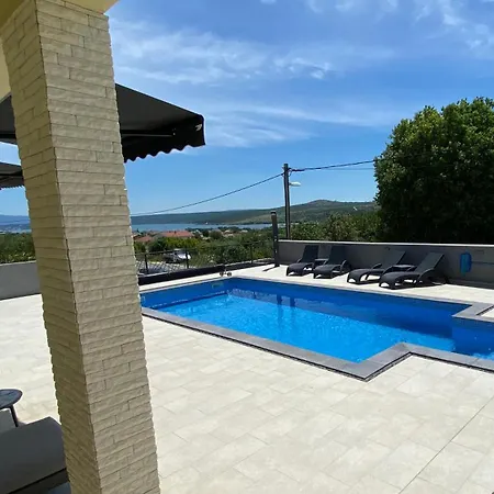 别墅 Valf 珀塞达耶